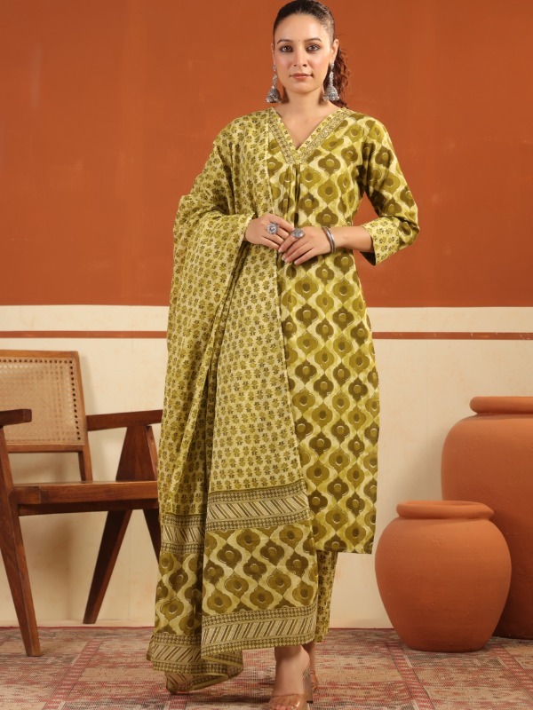Vincia v-neck embroidery kurta pant duppata set