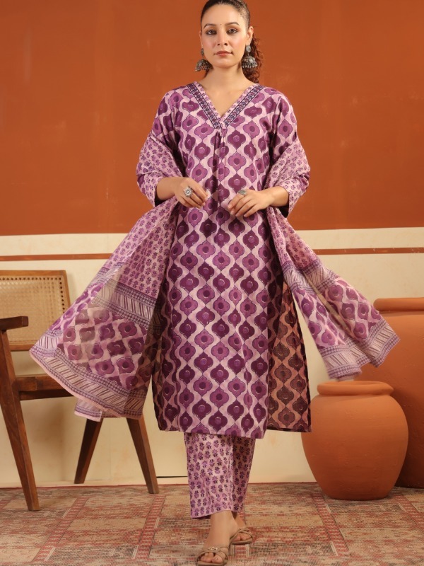 Vincia v-neck embroidery kurta pant duppata set