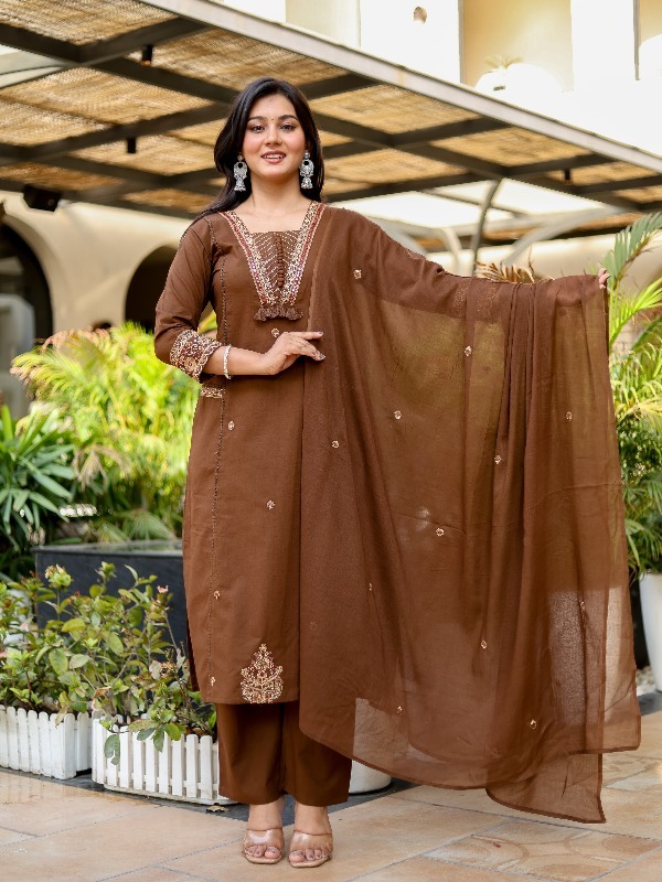 V-NECK KURTA PANT DUPATTA SET