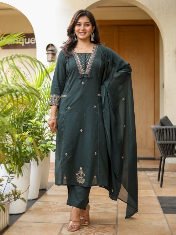 V-NECK KURTA PANT DUPATTA SET