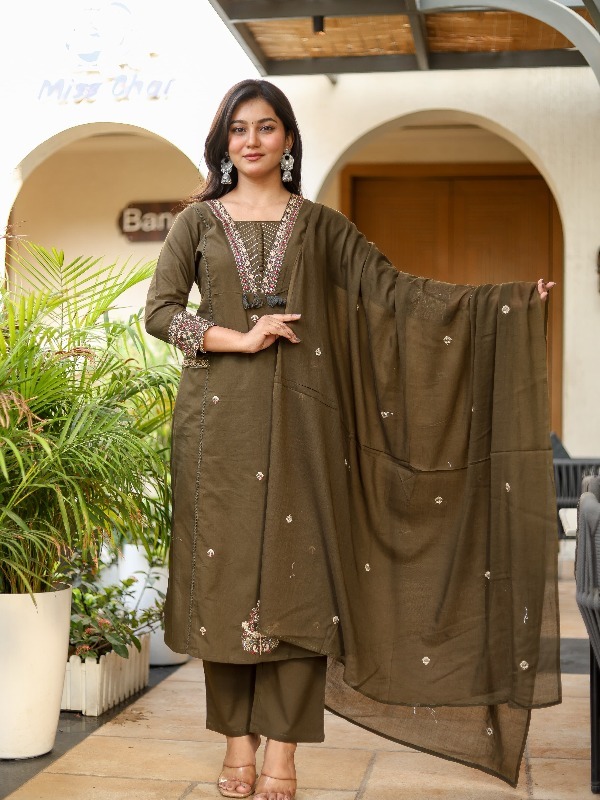 V-NECK KURTA PANT DUPATTA SET